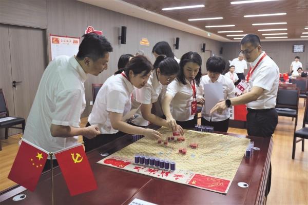 中鐵電氣化局景旭公司機關黨支部組織開展“湘江血戰”沙盤推演活動 中鐵電氣化局景旭公司機關黨支部組織開展“湘江血戰”沙盤推演活動